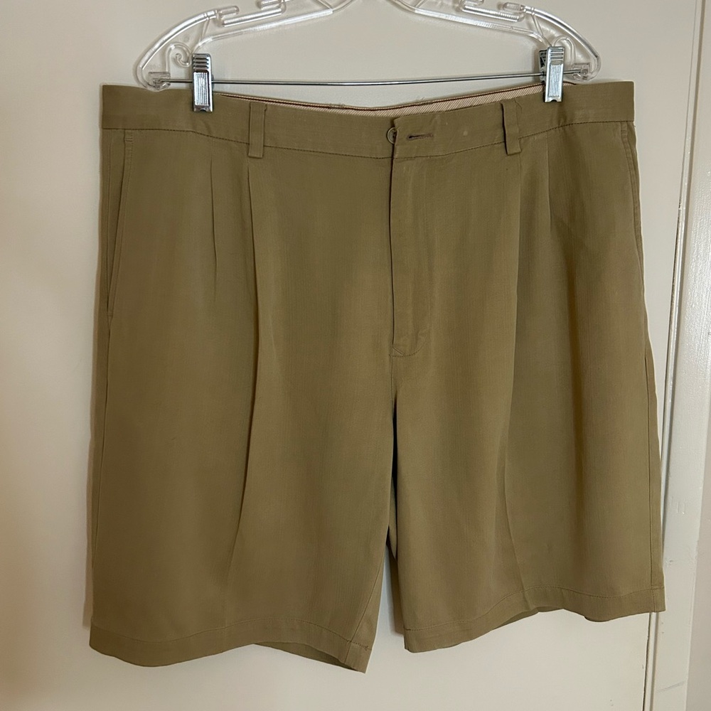 Tommy Bahama Tan Flat Front Men's Shorts 80% Silk 20% Rayon from Bamboo